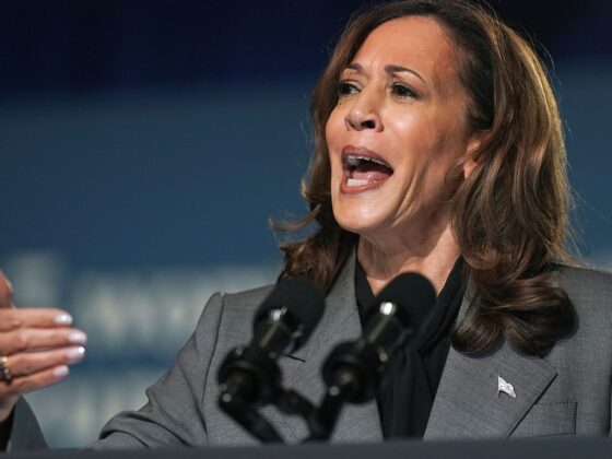 Over 400 economists, former White House advisers endorse Harris