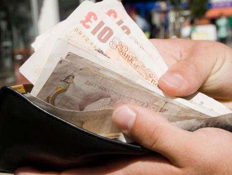 Are People Getting the Christmas Bonus From the Government This Year?